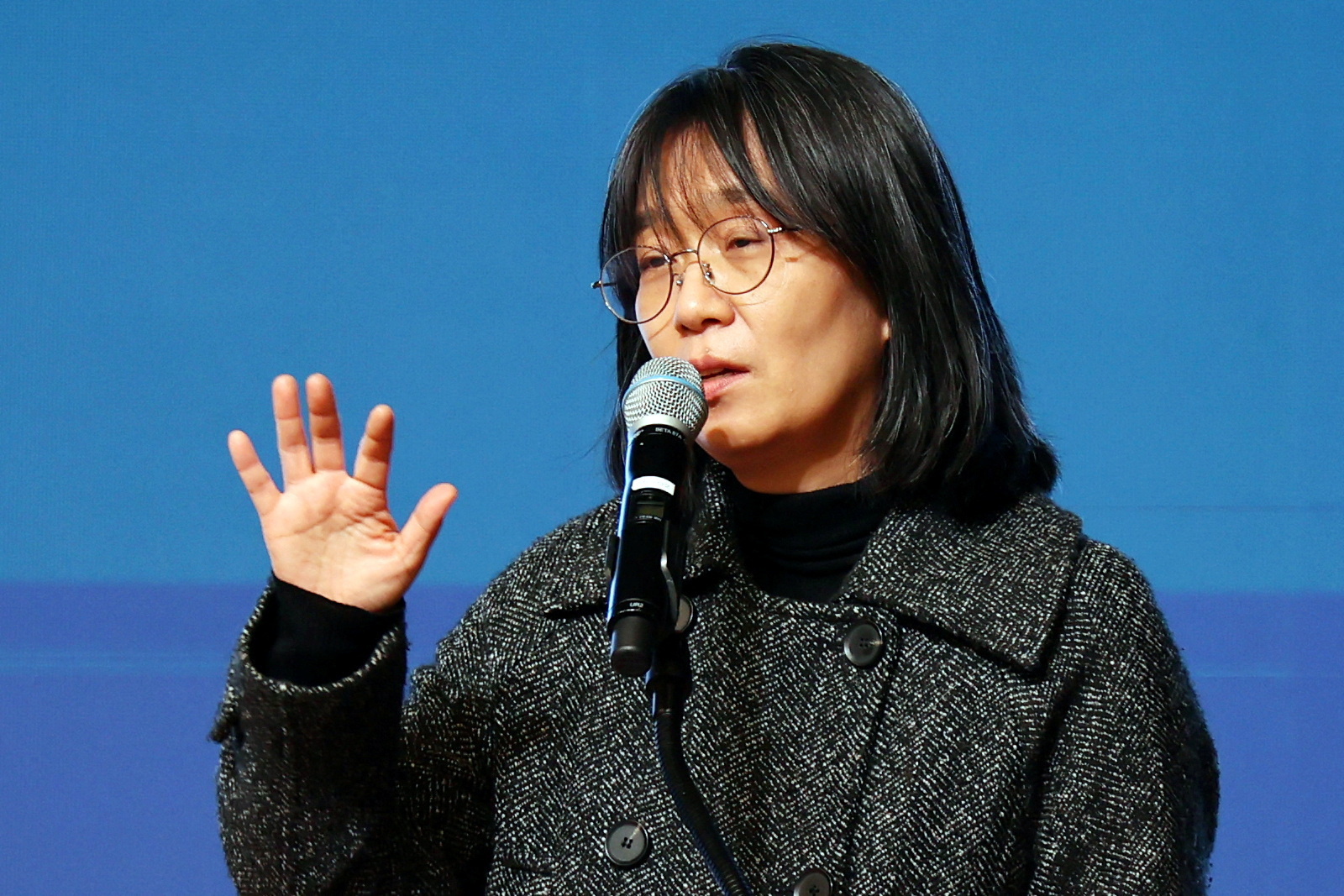 Han Kang of South Korea wins Nobel literature prize   Reuters