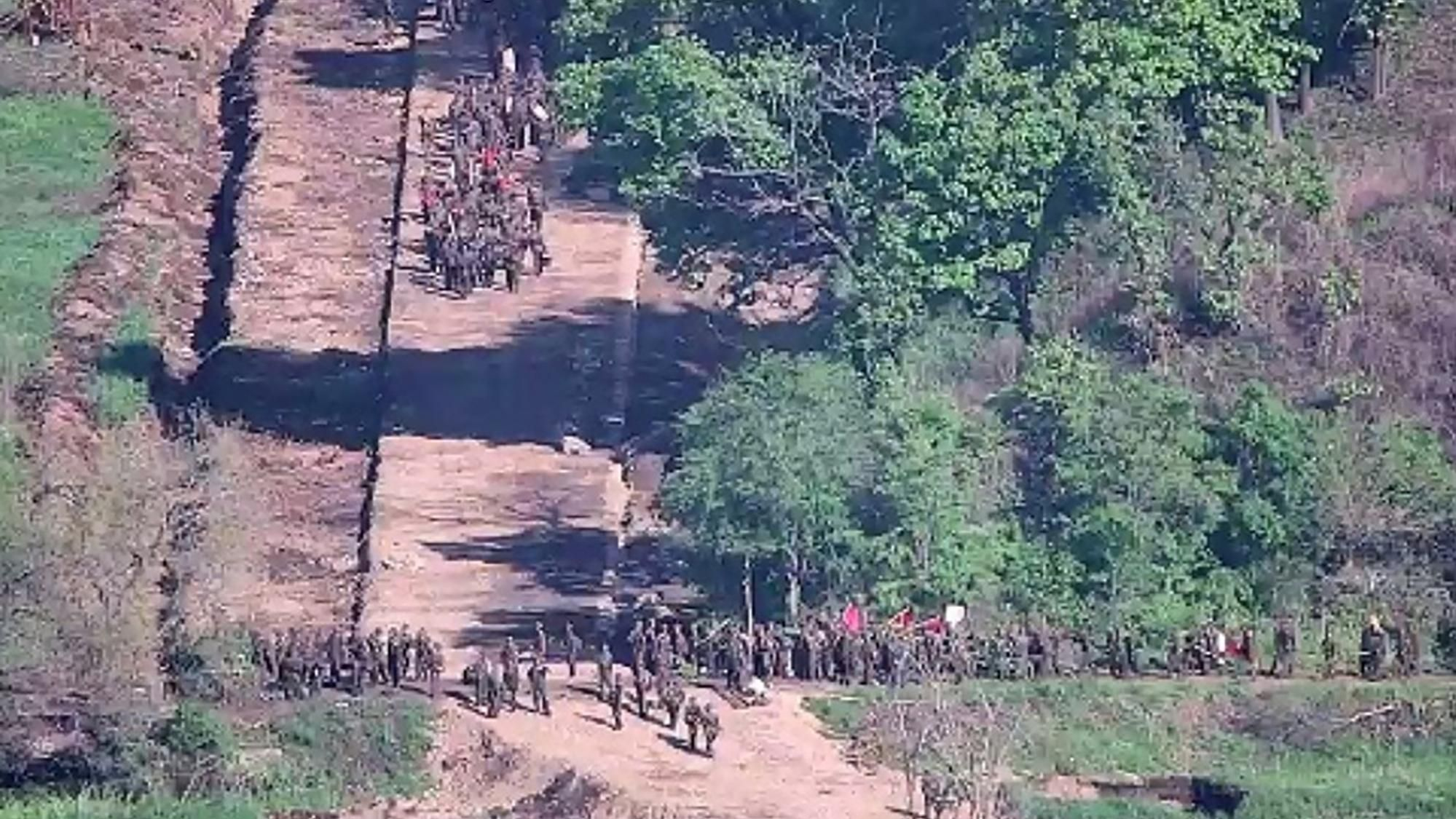 North Korea soldiers cross border prompting warning shots from South