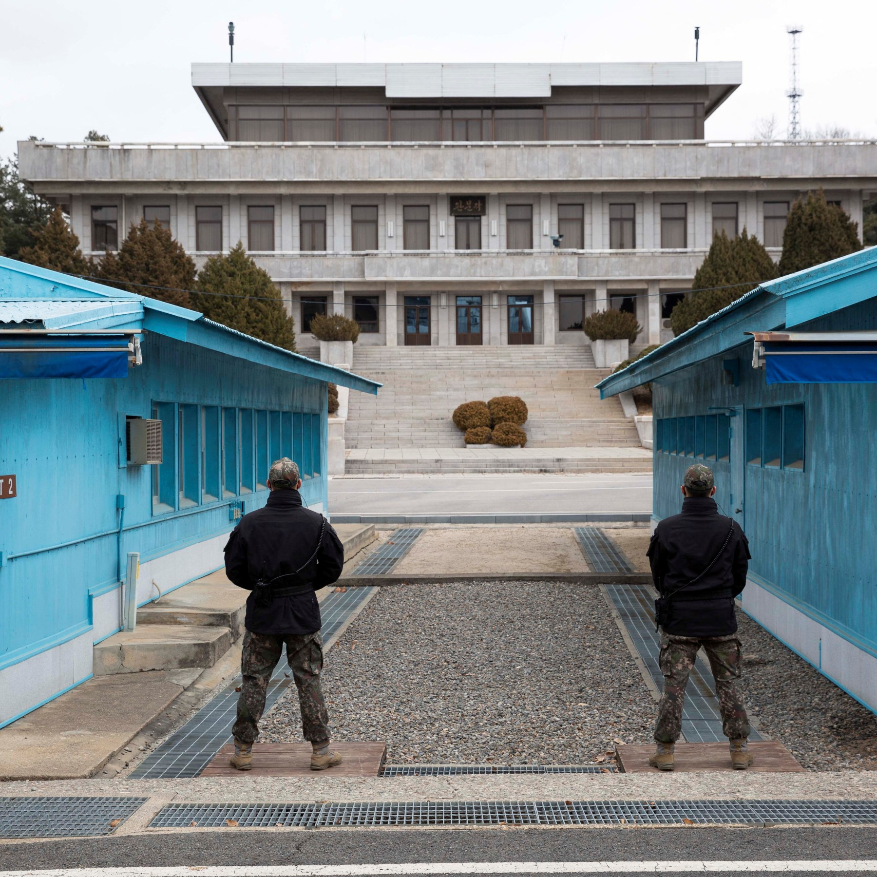 S Korea says it fired warning shots after N Korean soldiers