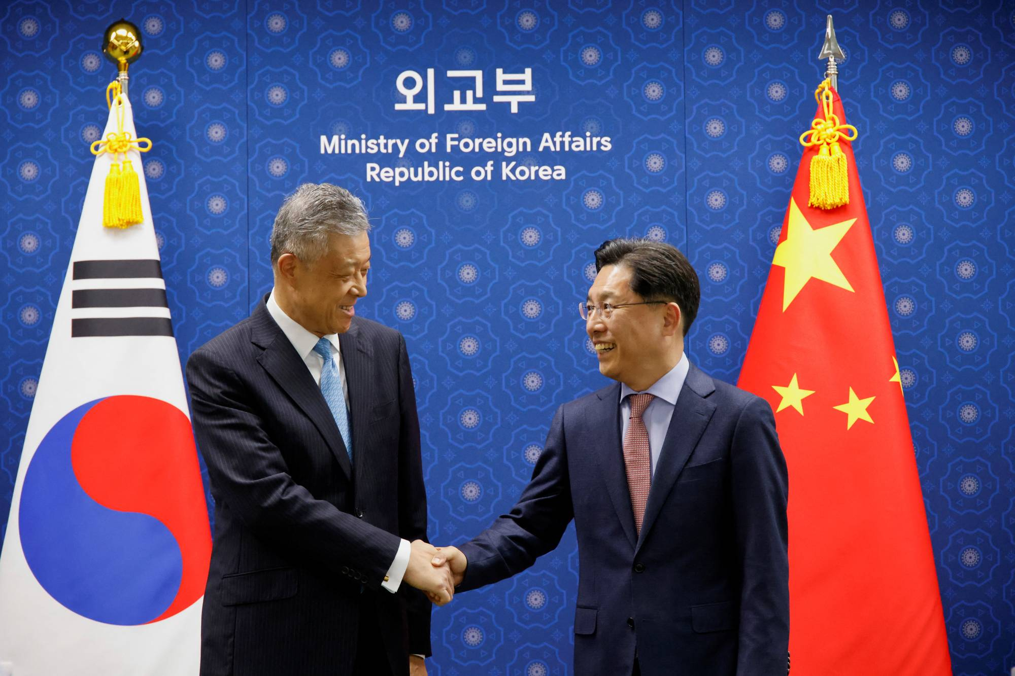 South Korea eyes China with growing concern - The Japan Times