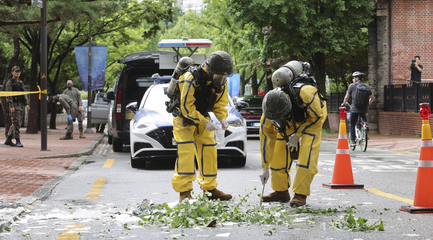 Trash from North Korean balloon falls on Seoul presidential
